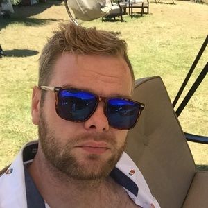 Meet your Posher, Stuart